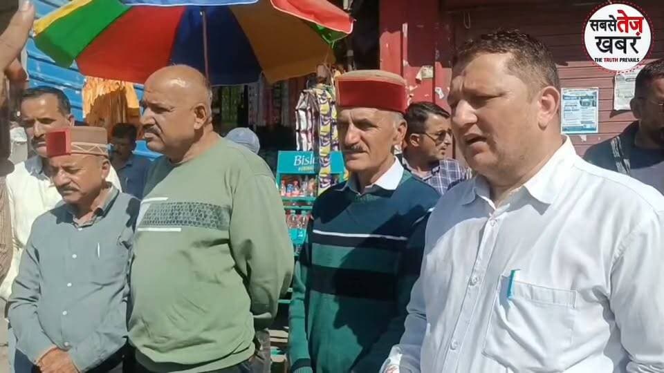 IPH विभाग की भर्ती नीति के खिलाफ भाजपा नेड़ापार मंडल का ह*ल्ला बोल, शिलाई XEN का फूं*का पुतला,