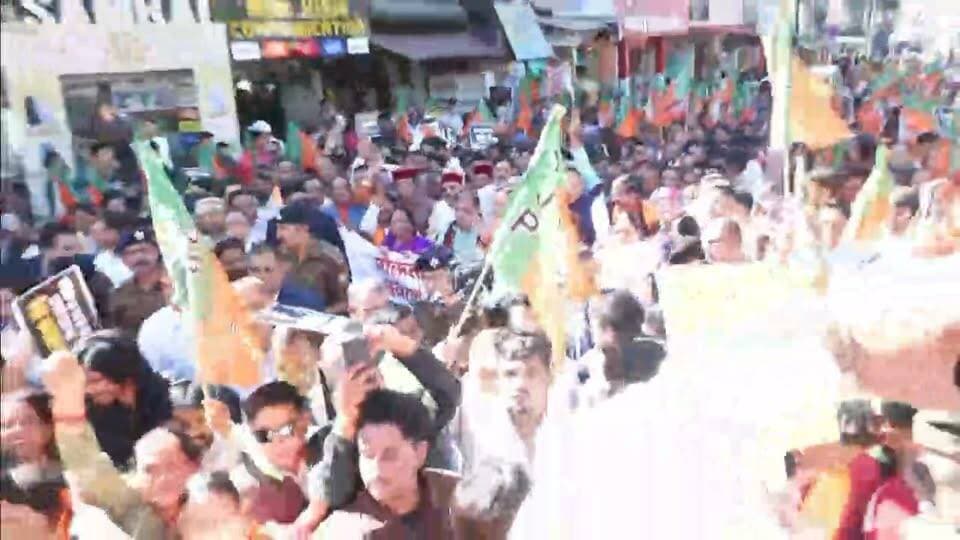 कांग्रेस के 'भ्रम और अफरातफरी' के खिलाफ बीजेपी का हल्लाबोल, पौड़ी में निकाली विशाल पदयात्रा!!