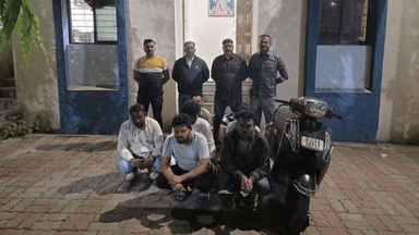 સોનગઢ: વાલોડના સમાચારી ફળીયામાં ઓટલા ઉપર ચાલતા પત્તા–જુગાર રેડમાં 7 આરોપી ઝડપાયા, ₹60,130 નો મુદ્દામાલ જપ્ત