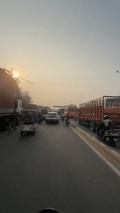 तिवारीगंज पर लगा तगड़ जाम
#barabanki #viral #barabankiupdates #viralpost #bbk #lucknow #updates