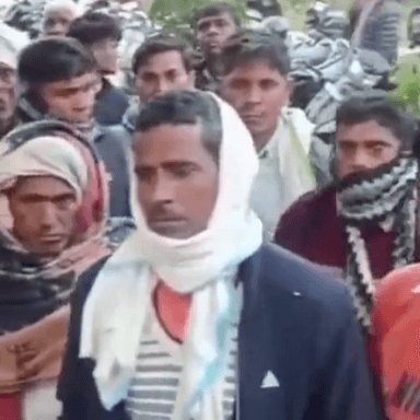 राजगढ़: लूनियावास के भूडा गांव के ग्रामीणों ने आम रास्ते पाठ्यक्रम को लेकर अलवर में जिला कलेक्ट्रेट से की मुलाकात