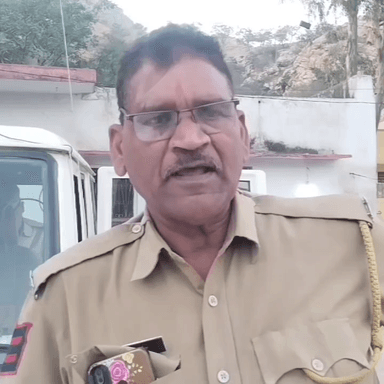 राजगढ़: हल्दीना में चौक के पास सड़क किनारे खड़े तीन युवकों को अज्ञात वाहन ने मारी टक्कर, दो युवक गंभीर रूप से घायल, अलवर रेफर