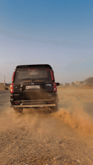 दूल्हे व बारात कि गाड़ियों के लिए सम्पर्क -9462143066