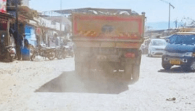 कर्जत: कशेळे परिसरातील रस्त्यांवर धुळ, नागरिकांचे आरोग्य धोक्यात