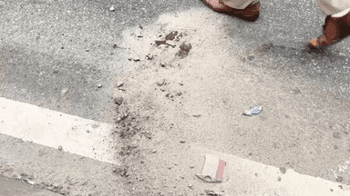 திருவொற்றியூர்: திருவொற்றியூர் எண்ணூர் விரைவு சாலையில் இரு சக்கர வாகனத்தில் வந்த முதியவர் மீது லாரி மோதி சம்பவ இடத்தில் பலி