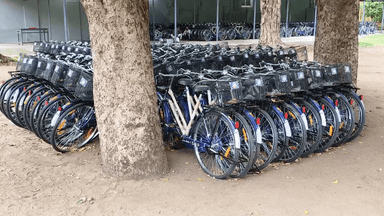 திருவொற்றியூர்: திருவொற்றியூர் பெரியார் நகரில் வெள்ளையன் செட்டியார் மேல்நிலைப்பள்ளி ,மகாவீர் ஜெயின் பள்ளியில் விலையில்லா மிதி வண்டிகளை வழங்கிய MLA கே.பி.சங்கர்