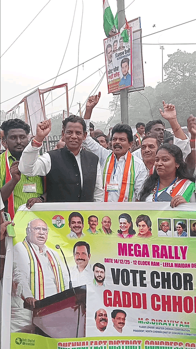 दिल्ली रामलीला मैदान में कांग्रेस की मेगा रैली में भाग लिया, साउथ इंडिया से आए कांग्रेस कार्यकर्ताओं के साथ .......
@congressminoritydelhi