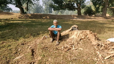 20 किलोमीटर पैदल चलकर देखी किसानो की स्थिति