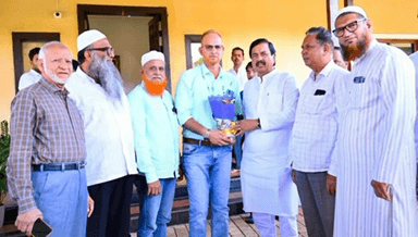 रोहा: सुतारवाडी येथील कार्यालयात विविध क्षेत्रांतील मान्यवरांनी खासदार सुनील तटकरे यांची घेतली भेट