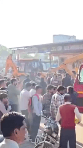 चौमूं: चोंमू बस स्टैंड पर 45 साल पुराने पत्थरों को हटाने पर मुस्लिम समुदाय और पुलिस प्रशासन के बीच हुई बैठक में बनी सहमति