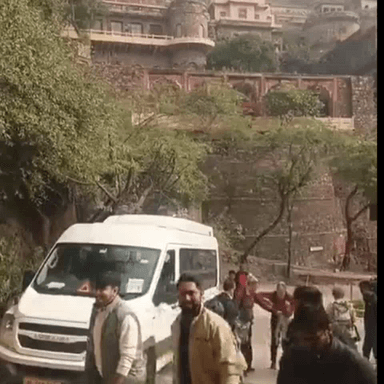 नीमराना: नीमराना फोर्ट पर साल के आखिर दिन बुकिंग हुई, देसी-विदेशी पर्यटक ऐतिहासिक साल बनाने के लिए पहुंच रहे हैं