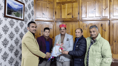 मनाली: होटलियर एसोसिएशन मनाली ने विधायक सुंदर सिंह ठाकुर से की शिष्टाचार भेंट