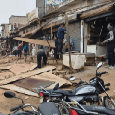 लक्ष्मणगढ़: लक्ष्मणगढ़ नगर पालिका ने भगत सिंह सर्किल में मार्केट जालू के रोड से हटाया अस्थाई अतिक्रमण