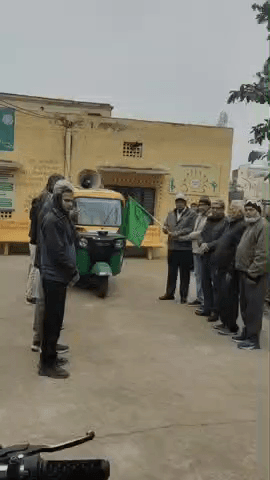 नदबई: नदबई में आयुर्वेद विभाग भरतपुर के उपनिदेशक ने प्रचार रथों को हरी झंडी दिखाकर किया रवाना