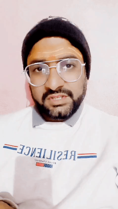 अंबेडकर जी के बारे में क्या बोल रहा है ?