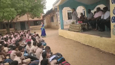 இலுப்பூர்: அரசு ஆண்கள் மேல்நிலைப் பள்ளியில் போதைப் பொருளால் ஏற்படும் தீங்கு குறித்து மாணவர்களுக்கு விழிப்புணர்வு ஏற்படுத்திய நீதிபதி சாதத் துனிஷா