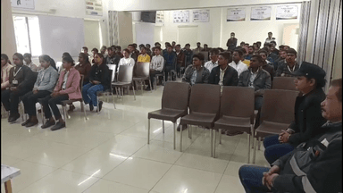 सिमरिया: सड़क सुरक्षा जीवन रक्षा: जेके सीमेंट आईटीआई में यातायात प्रभारी ने छात्रों को सिखाए सुरक्षा के गुर