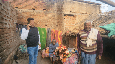 पथरगामा: पथरगामा झामुमो किसान मोर्चा के जिला उपाध्यक्ष ने गरीब, असहाय लोगों के बीच कंबल वितरित किए