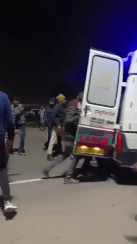 सांगानेर: जयपुर में चालक ने 120 की रफ्तार से ऑडी कार दौड़ाकर 16 लोगों को रौंदा, एक युवक की मौत, 4 लोग गंभीर रूप से घायल