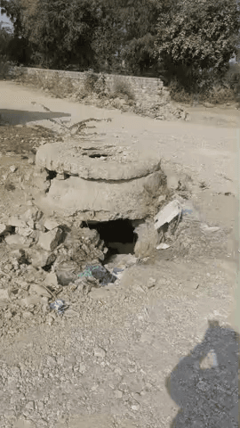 वार्ड नंबर 5 कानपुरा बस्ती यह चैंबर टूटा हुआ है पिछले 4 महीने से