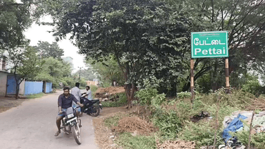 திருவள்ளூர்: பொன்னேரி அருகே வீட்டின் குளியல் அறையில் மூதாட்டி சடலமாக மீட்பு கொலை என கிராம மக்கள் புகார் தெரிவித்ததால் போலீசார் சடலத்தை மீட்டு விசாரணை