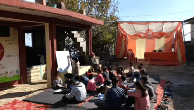 पाटी: पाटी के ग्राम पंचायत अमोली में शीतकालीन अवकाश के दौरान बच्चों और युवाओं के लिए निःशुल्क शिक्षा अभियान शुरू किया गया