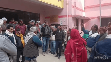 बुढ़नपुर: सी एच सी अहरौला पर प्रसव के नाम पर ₹5000 वसूली का आरोप, परिजनों ने किया हंगामा