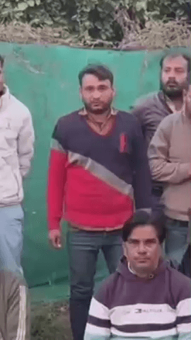 मौजमाबाद: जयपुर ग्रामीण डीएसटी टीम और सामोद थाना पुलिस ने ऑनलाइन सट्टेबाजी करने वाले एक दर्जन से अधिक लोगों को गिरफ्तार किया