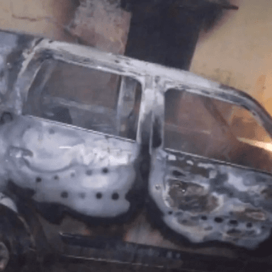 लक्ष्मणगढ़: बड़ौदा में शॉर्टकट के चलते कार में अचानक आग लग गई, जलकर हुई राख