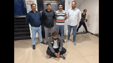 સોનગઢ: તાપી ક્રાઇમ બ્રાન્ચની મોટી સફળતા: પલસાણા પોલીસ સ્ટેશનના ત્રણ ગુનામાં નાસતો ફરતો વોન્ટેડ આરોપી ઝડપાયો