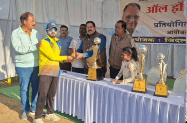 घरघोड़ा: ओ.पी. जिंदल स्मृति क्रिकेट प्रतियोगिता में रायगढ़ ने ब्रजराजनगर को 49 रनों से हराकर शानदार जीत दर्ज की