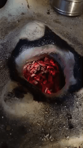 ज्वालामुखी फटने का खबर सामने आया है