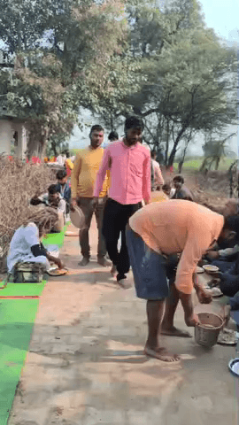 वैर: गाँव मौखरौली में सैयद पर अन्न कूट महोत्सव का आयोजन, श्रद्धालुओं के लिए वितरण की गई प्रसादी