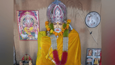 रादौर: हवन-यज्ञ व प्रसाद वितरण के साथ विश्वकर्मा मंदिर में मूर्ति स्थापना दिवस मनाया गया