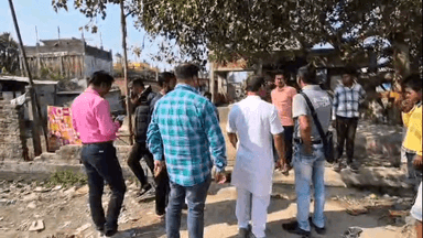 মাটিগাড়া: অশান্ত তুলসী নগর পরিদর্শন করেন বিধায়ক আনন্দময় বর্মন