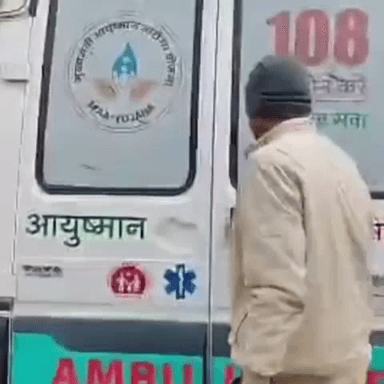 नीमराना: नीमराना में नाले में एक व्यक्ति का शव पड़ा मिला, पुलिस ने परिजनों की मौजूदगी में शव को बाहर निकाला