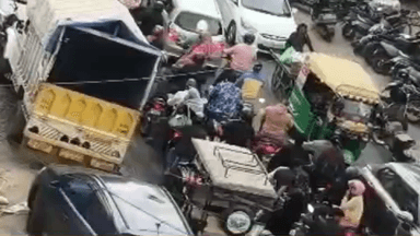 जयपुर: शास्त्री नगर थाना इलाके में सीकर हाउस कपड़ा मार्केट में पार्किंग व्यवस्था न होने से व्यापारी परेशान