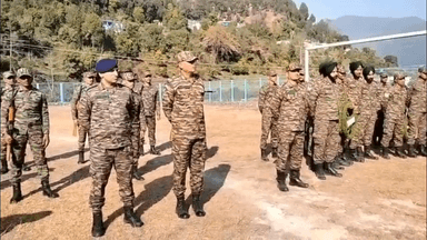 कपकोट: शहीद गजेन्द्र सिंह गढ़िया का पार्थिव शरीर कपकोट पहुंचा, अंतिम विदाई में जनसैलाब, मां-बाप और पत्नी ने दी विदाई