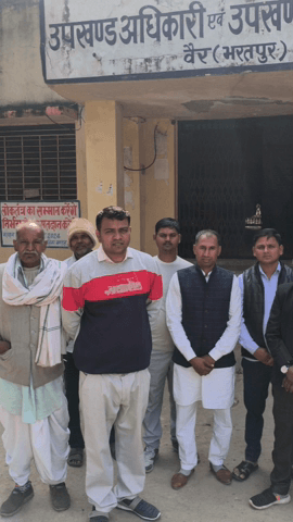 वैर: कस्बा वैर में माली सैनी समाज ने 11 सूत्रीय मांगों को लेकर मुख्यमंत्री के नाम एसडीएम को सौंपा ज्ञापन