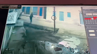 भांडेर: करौंदीपुर मोहल्ले में डॉक्टर के सूने मकान में हुई चोरी, खटकयाने की पुलिया का सीसीटीवी वीडियो वायरल