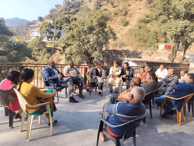 भराड़ी: एचपीशिवा परियोजना के अंतर्गत किसानों को जागरूक करने के उद्देश्य से सहायक परियोजना निदेशक डॉ. रमल अंगारिया ने साई खरस़ी