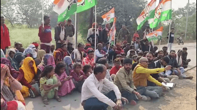 सिमरिया: विकास के दावों की खुली पोल: टिकरिया में अंधेरा, हटा-सिमरिया मार्ग पर आदिवासी सड़क पर उतरे #jansamasya