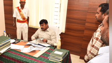 காரியமங்கலம்: காரிமங்கலம் வட்டாட்சியர் அலுவலகத்தில் மாவட்ட ஆட்சித் தலைவர் திடீர் ஆய்வு