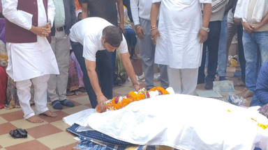 कोटा: ग्राम दारसागर (बानाबेल) में थाना प्रभारी नंदलाल पैकरा को दी गई अंतिम श्रद्धांजलि, विधायक अटल श्रीवास्तव भी हुए शामिल