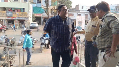 अकोला: अकोल्यात महापौर पदावरून राजकीय हालचालीला वेग माझी गृहराज्यमंत्री आणि राष्ट्रवादीचे प्रवक्ता मिर्झा यांची भेट