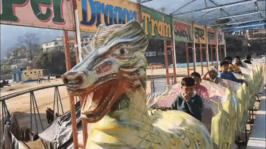 कपकोट: उत्तरायणी मेला कपकोट में अब भी खरीदारी करने वालों की भीड़ उमड़ रही है, जबकि प्रशासनिक मेला समाप्त हो चुका है