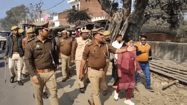 रायबरेली, डलमऊ - अवैध अतिक्रमण...
एक सप्ताह में लगभग आधा दर्जन से अधिक लोगो की मौत
चौराहे के दोनों तरफ फैला था अवैध अतिक्रमण..
#dalmau #RaibareLi #utterpradesh #न्यूज़अपडेट