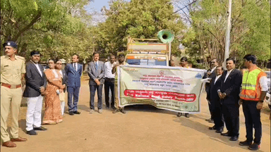 ಬಸವಕಲ್ಯಾಣ: ನಗರದಲ್ಲಿ ರಾಷ್ಟ್ರೀಯ ರಸ್ತೆ ಸುರಕ್ಷತಾ ಮಾಸಾಚರಣೆ ನಿಮಿತ್ತ ಪ್ರಚಾರ ವಾಹನಕ್ಕೆ ನ್ಯಾಯಾಧೀಶರಿಂದ ಚಾಲನೆ