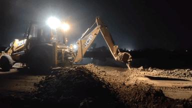 किशनगंज: वन विभाग ने वन भूमि में बने अवैध रास्तों को खाई खोदकर किया बंद