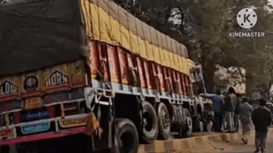 મહુધા: મહુધા-ડાકોર ચોકડી પર ટ્રક ડિવાઇડર પર ચઢી ગઈ